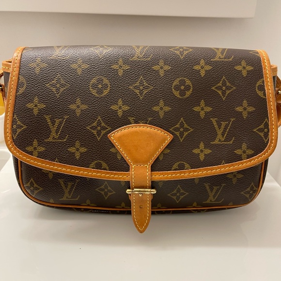 Louis Vuitton Handbags - $1000 LV sologne